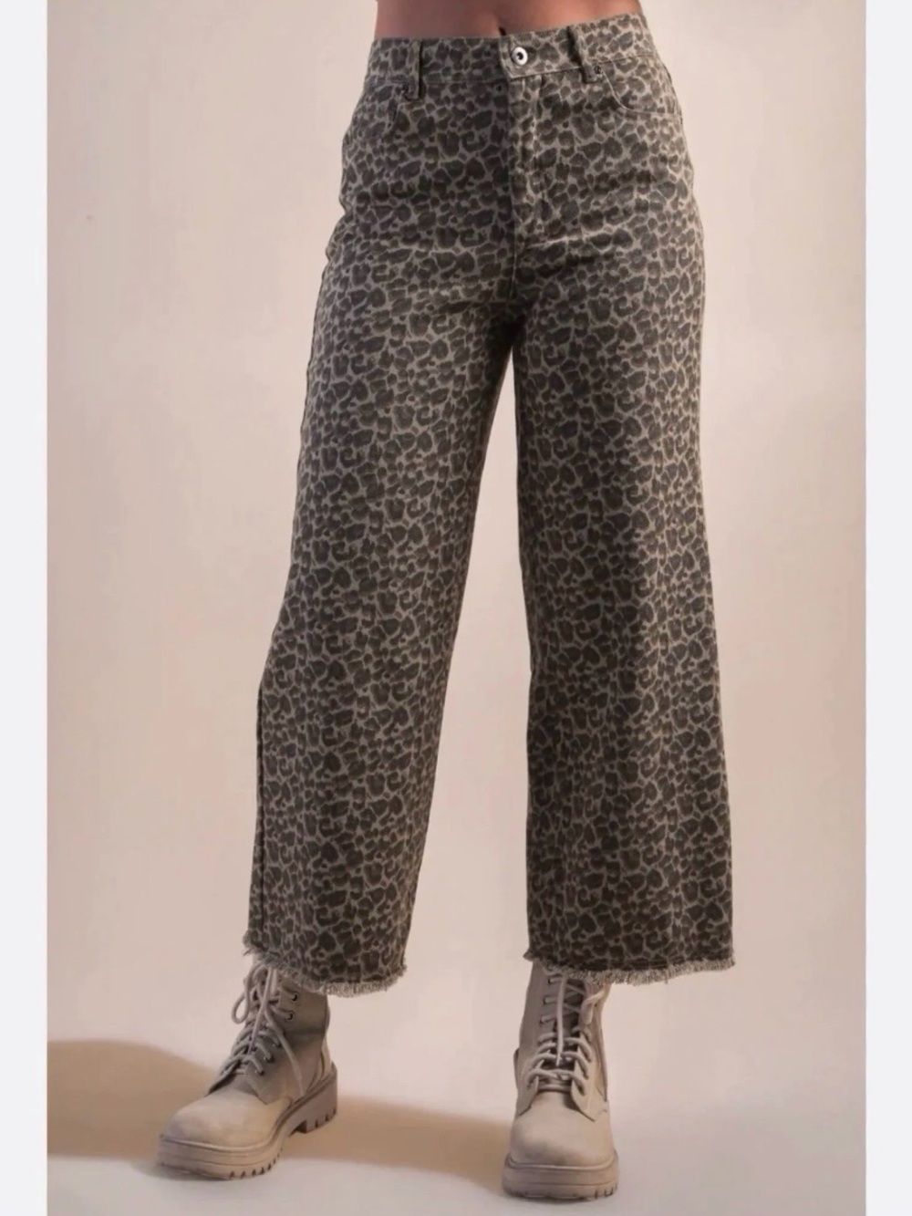 Boutique Leopard Print Frayed Hem Tan Brown Wide Leg Jeans Size 6